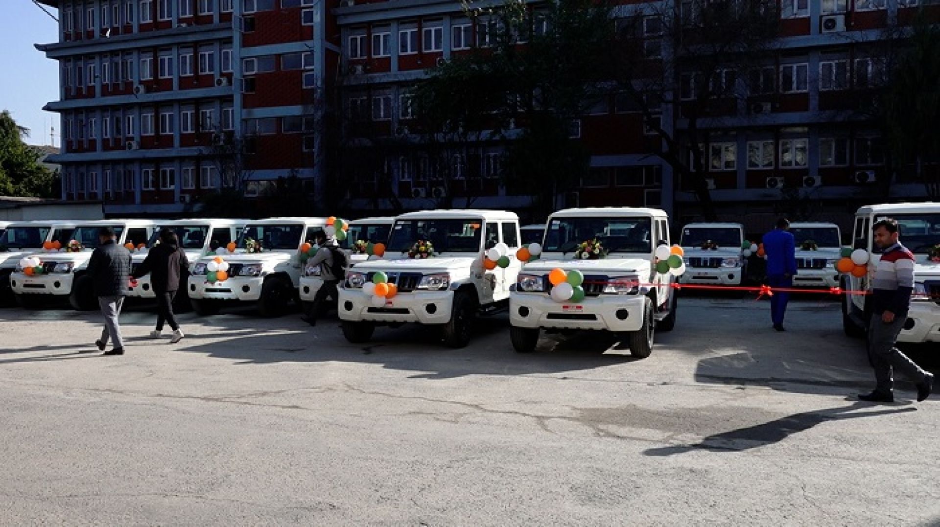 निर्वाचनको लागि भारत सरकारद्वारा ६१ वटा गाडी हस्तान्तरण