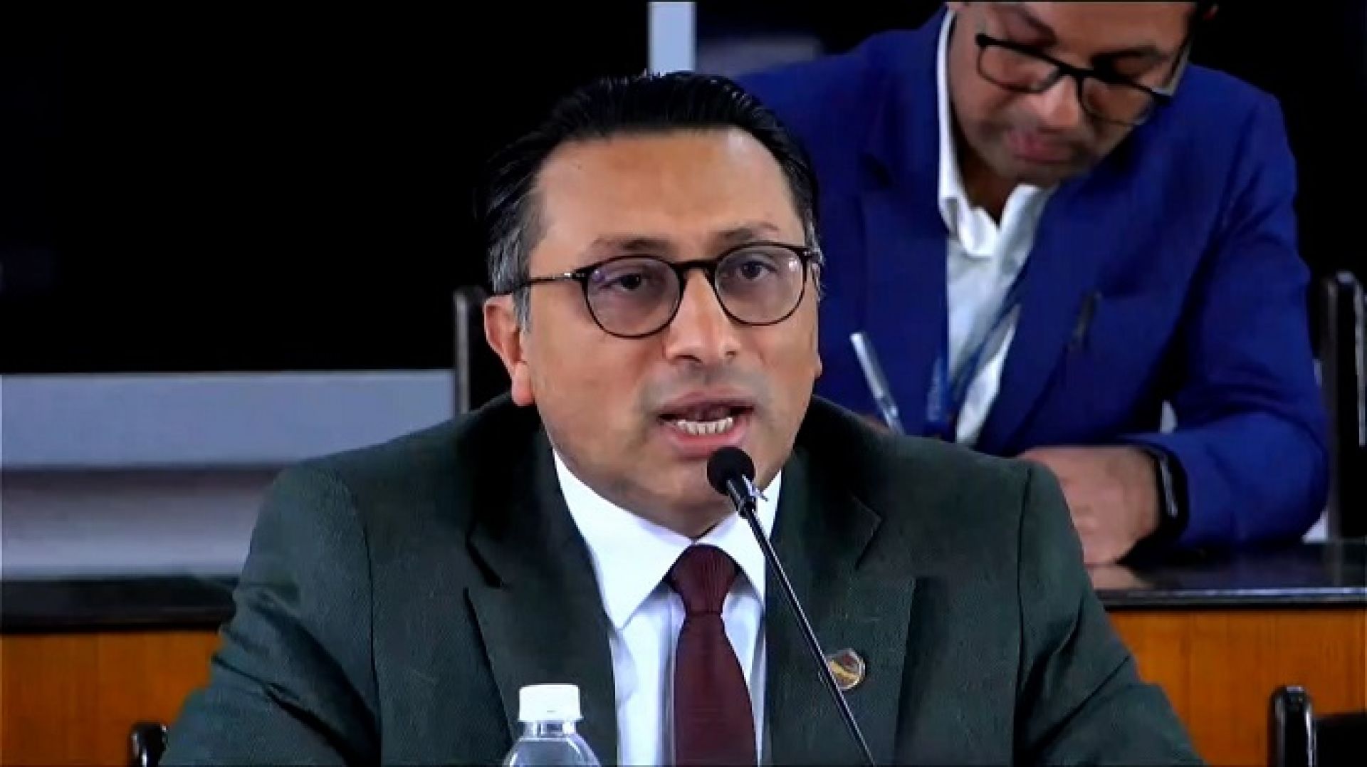 अनुदान र सहुलियतपूर्ण ऋणलाई  एउटै डालोमा राख्न मिल्दैन : अर्थमन्त्री वाग्ले