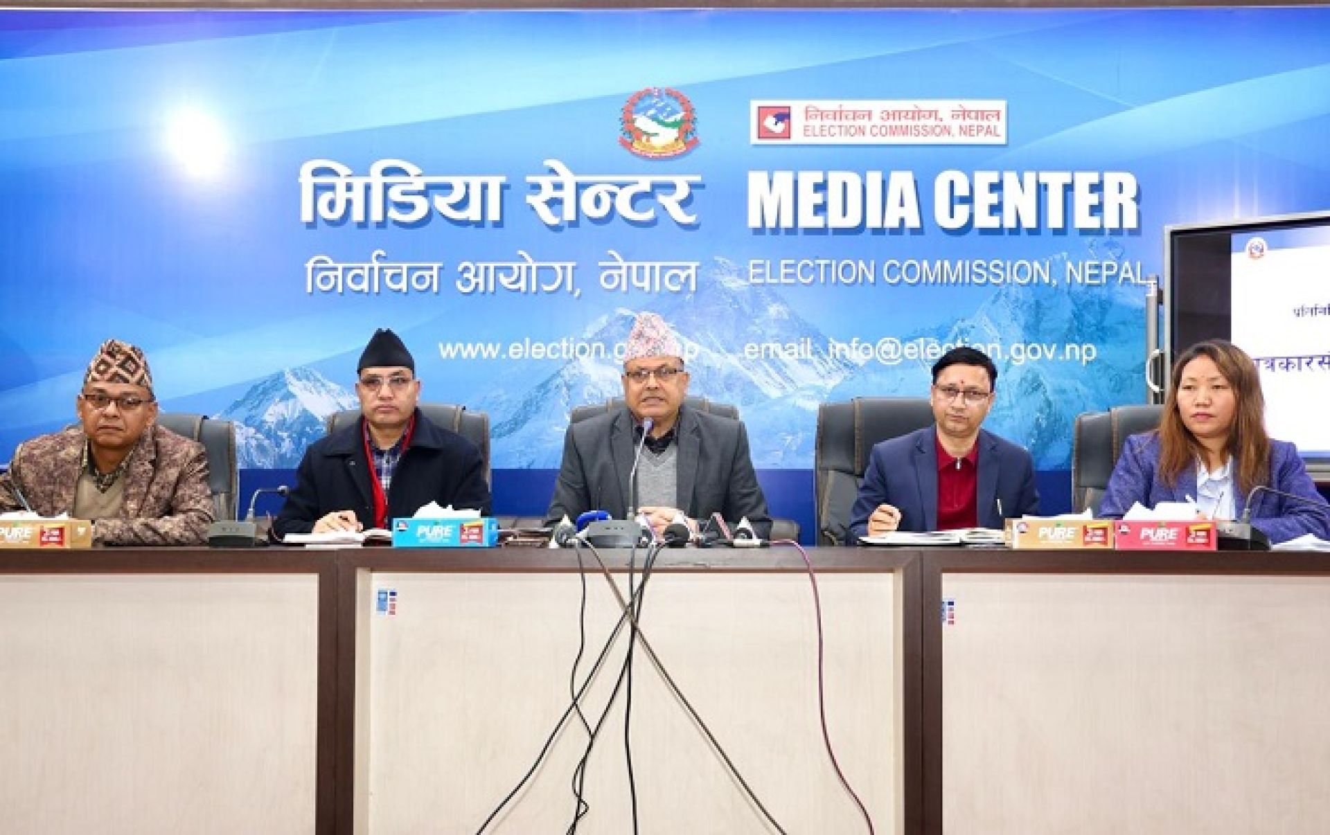 देशभर ४९ जनाले लिए उम्मेदवारी फिर्ता