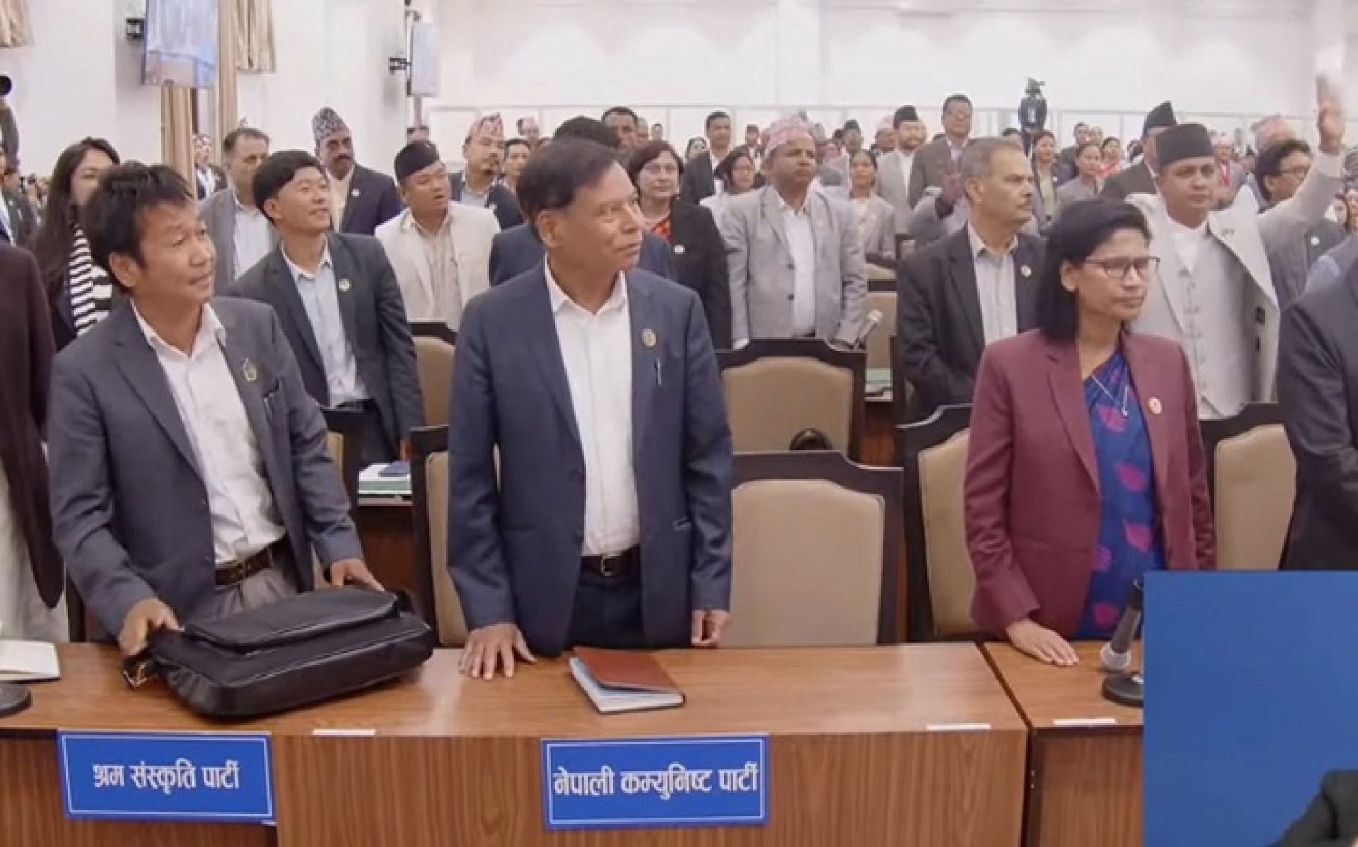 विपक्षीको अवरोधपछि प्रतिनिधिसभाको बैठक १५ मिनेटका लागि स्थगित