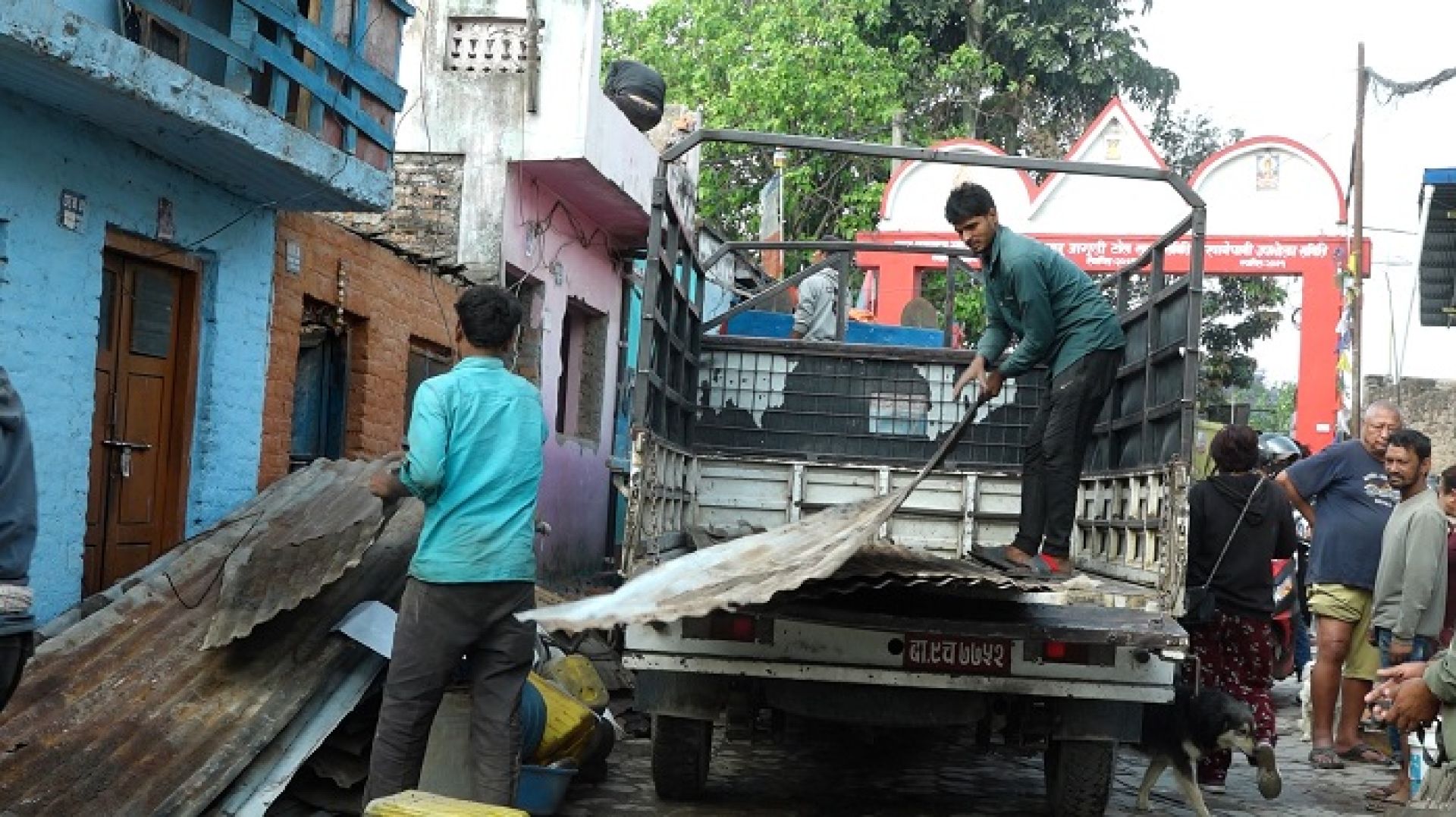 ‘उठिबास लगाइयो’ भन्दै बालाजुका सुकुमबासीको गुनासो