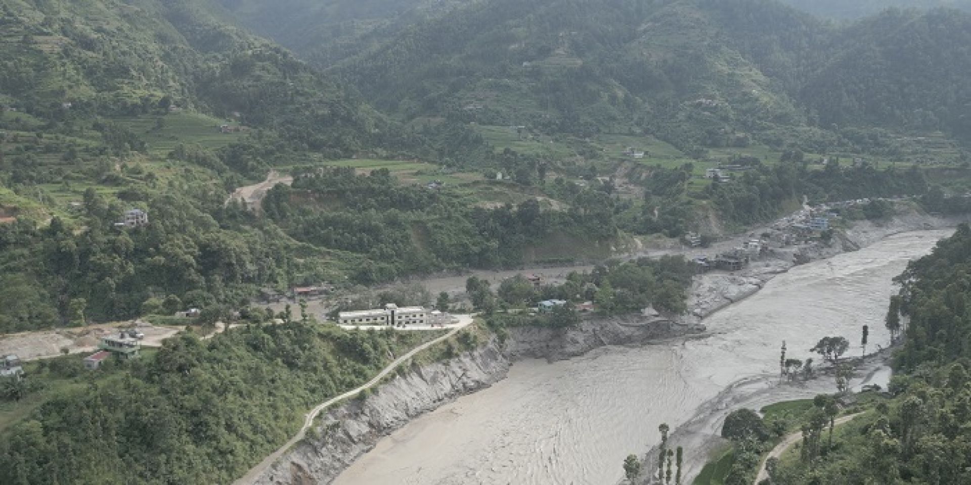 नागढुङ्गा-मुग्लिङ र रसुवाका सडकसहित विभिन्न राजमार्ग अवरुद्ध, यस्तो छ पछिल्लो अवस्था