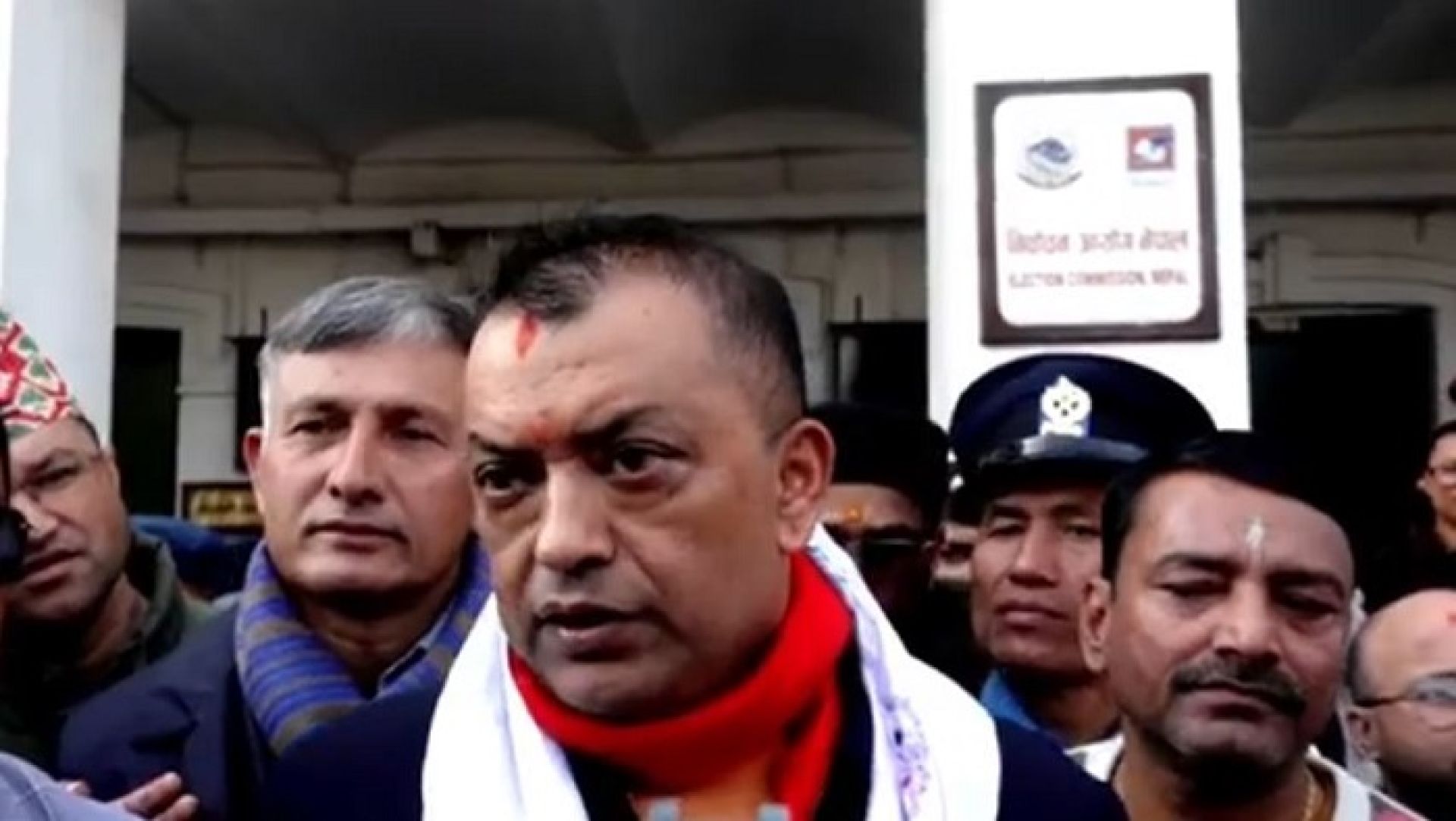 आवश्यक सबै कागजात निर्वाचन आयोगमा बुझाइसकेको छौंः गगन थापा