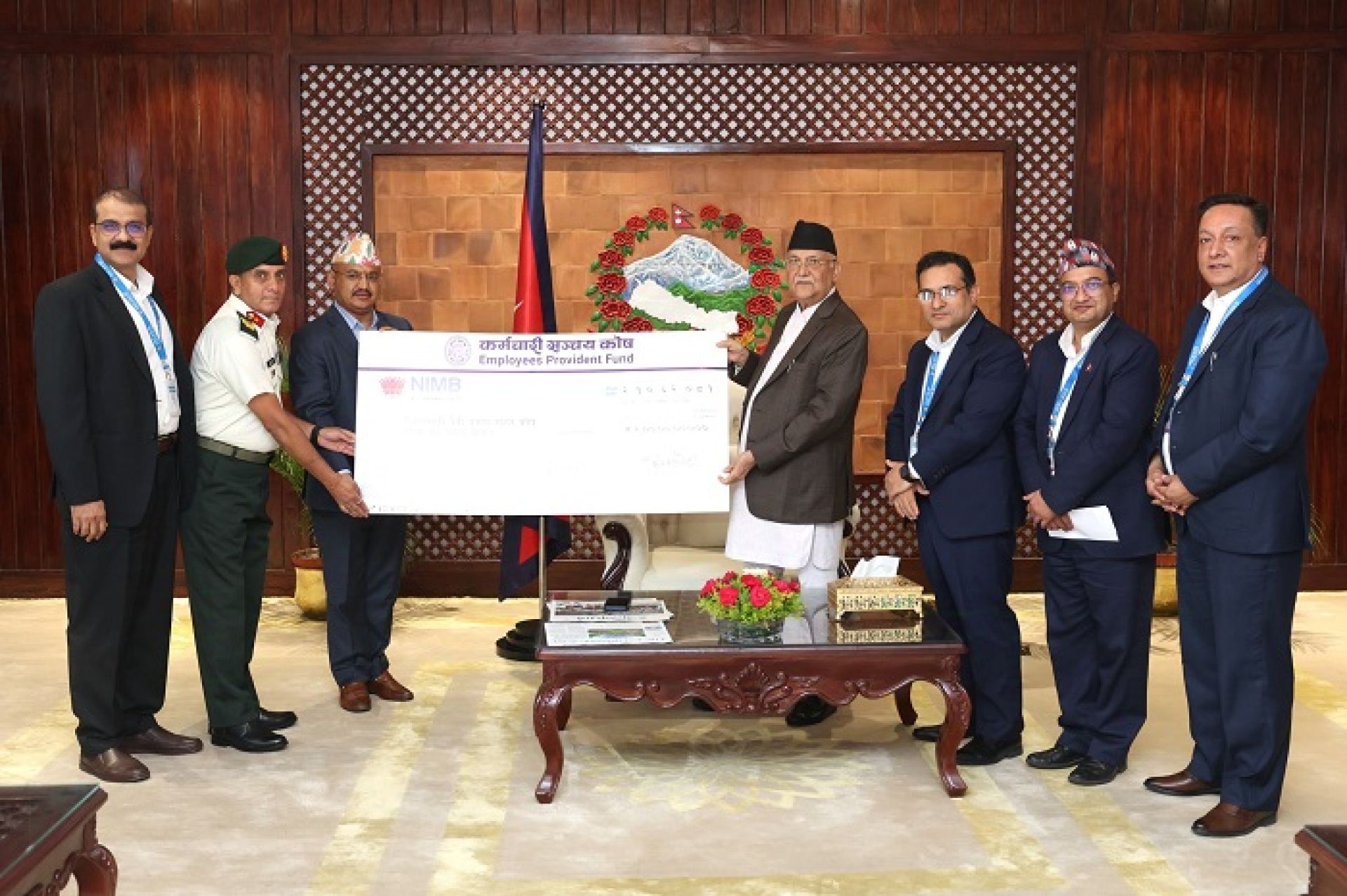 सञ्चय कोष र नेपाल प्रहरी श्रीमती सङ्घद्वारा साढे पाँच लाख आर्थिक सहयोग