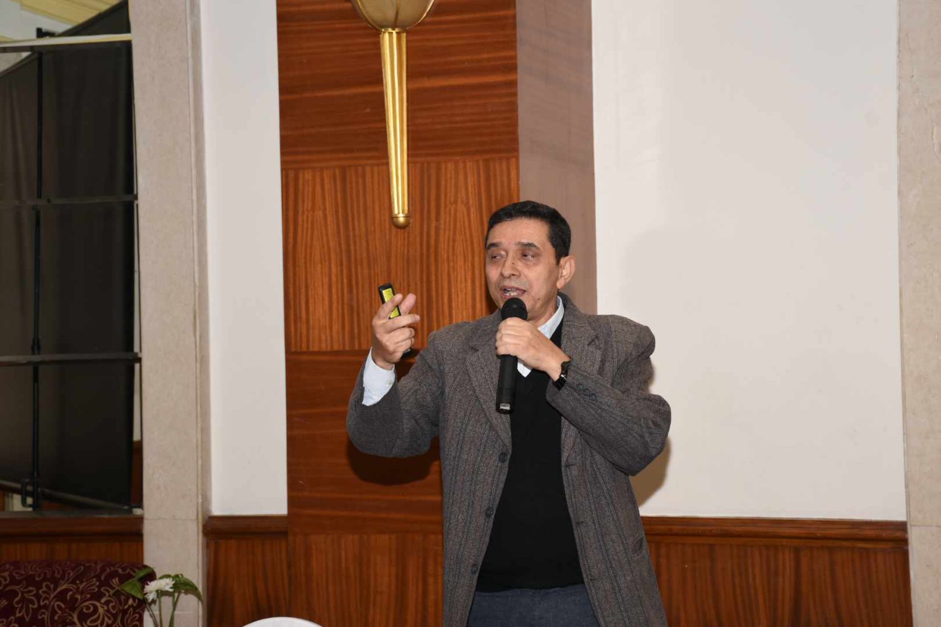 पुर्वाधार आयोजनालाई दुहुनो गाई बनाईयो: पुर्व सचिव थापा