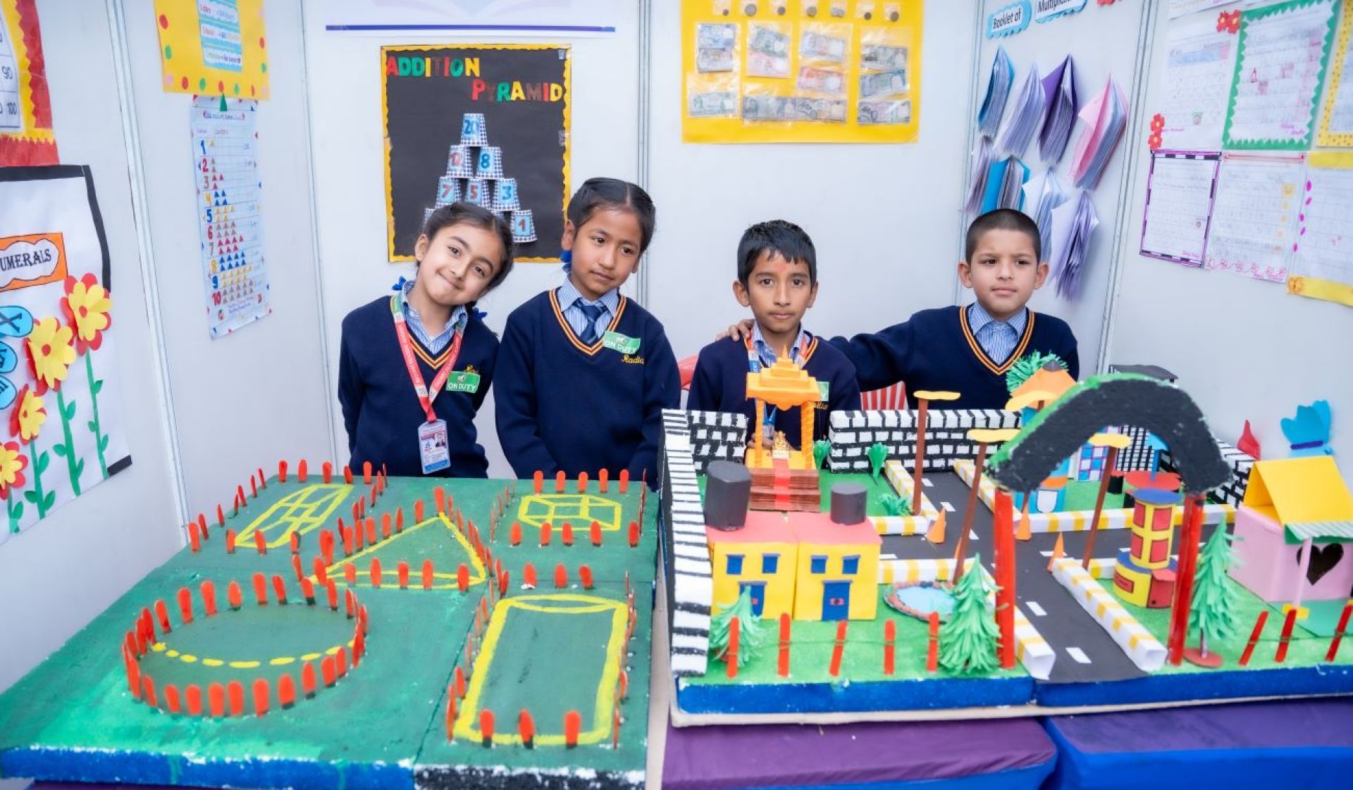 रेडियन्ट रिडर्स एकेडेमीको शैक्षिक प्रदर्शनी