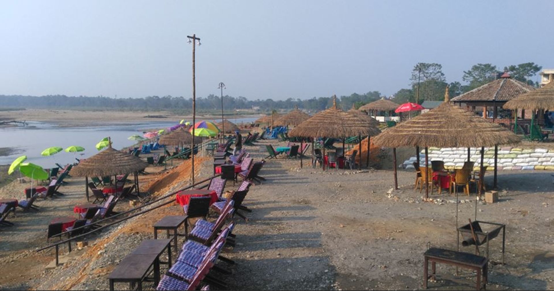 वर्षायामको आगमनसँगै सौराहामा घटे पर्यटक, होटलमा अकुपेन्सी १० प्रतिशत मात्रै