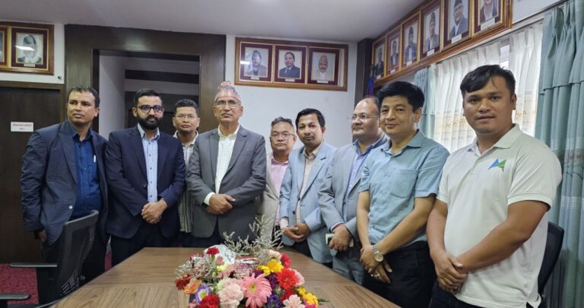 धितोपत्र बोकर्स एसोसिएशन र अर्थमन्त्रीबीच भेट, लगानीकर्ताको हितमा काम गर्ने प्रतिवद्धता