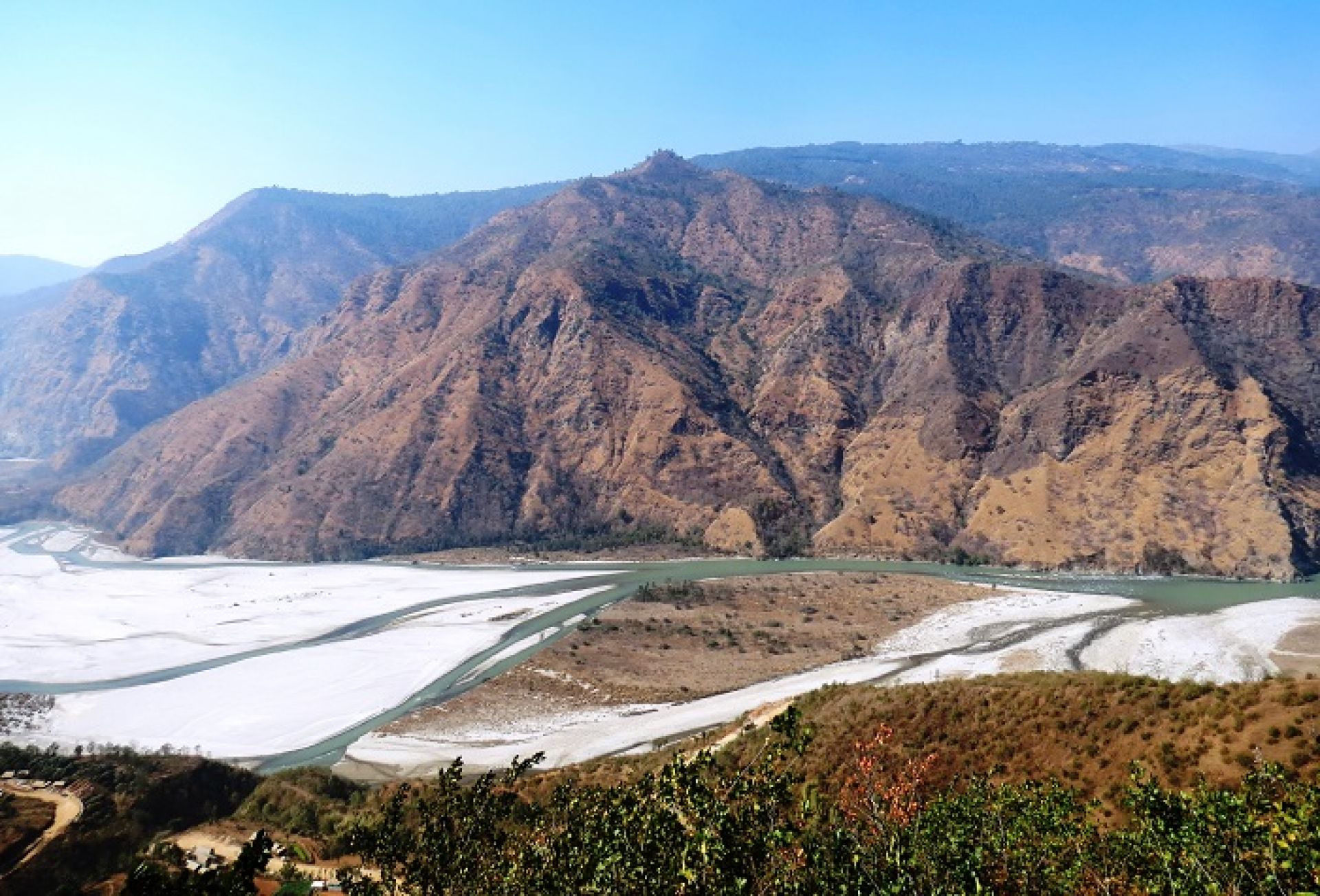 पर्यटकका पर्खाइमा तमोर नदी क्षेत्र