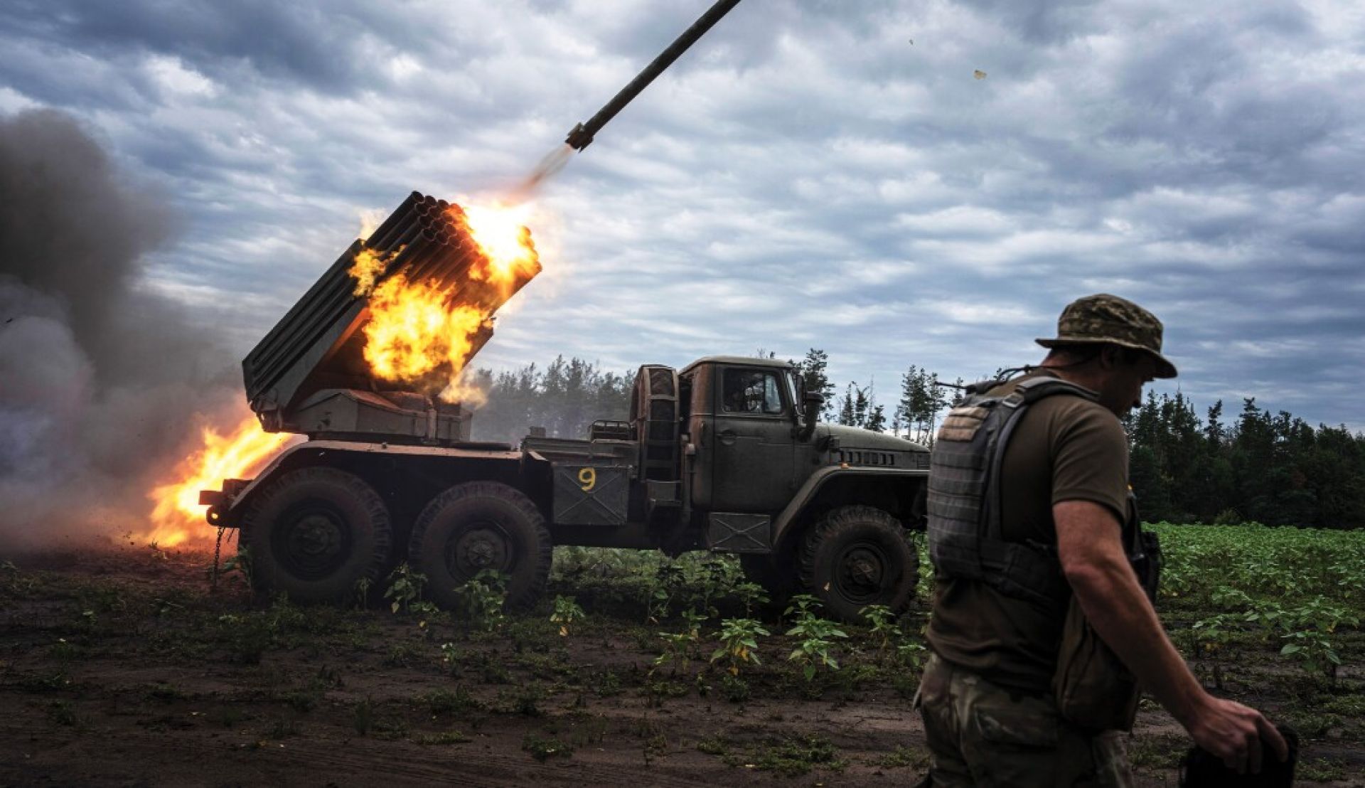 युक्रेनद्वारा क्रिमियाको गोलाबारुद भण्डारमा आक्रमण